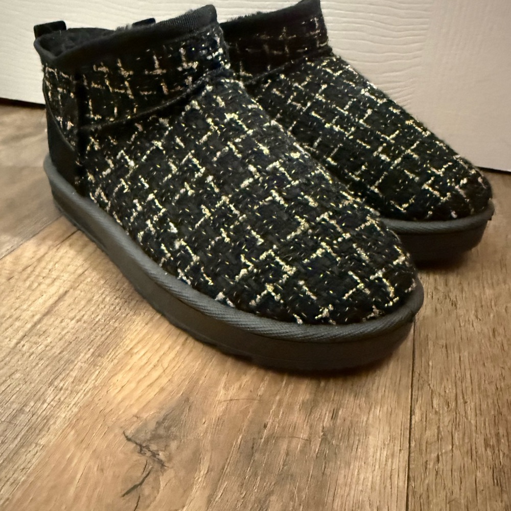 Chic Tweed Ankle Booties in Black and Cream